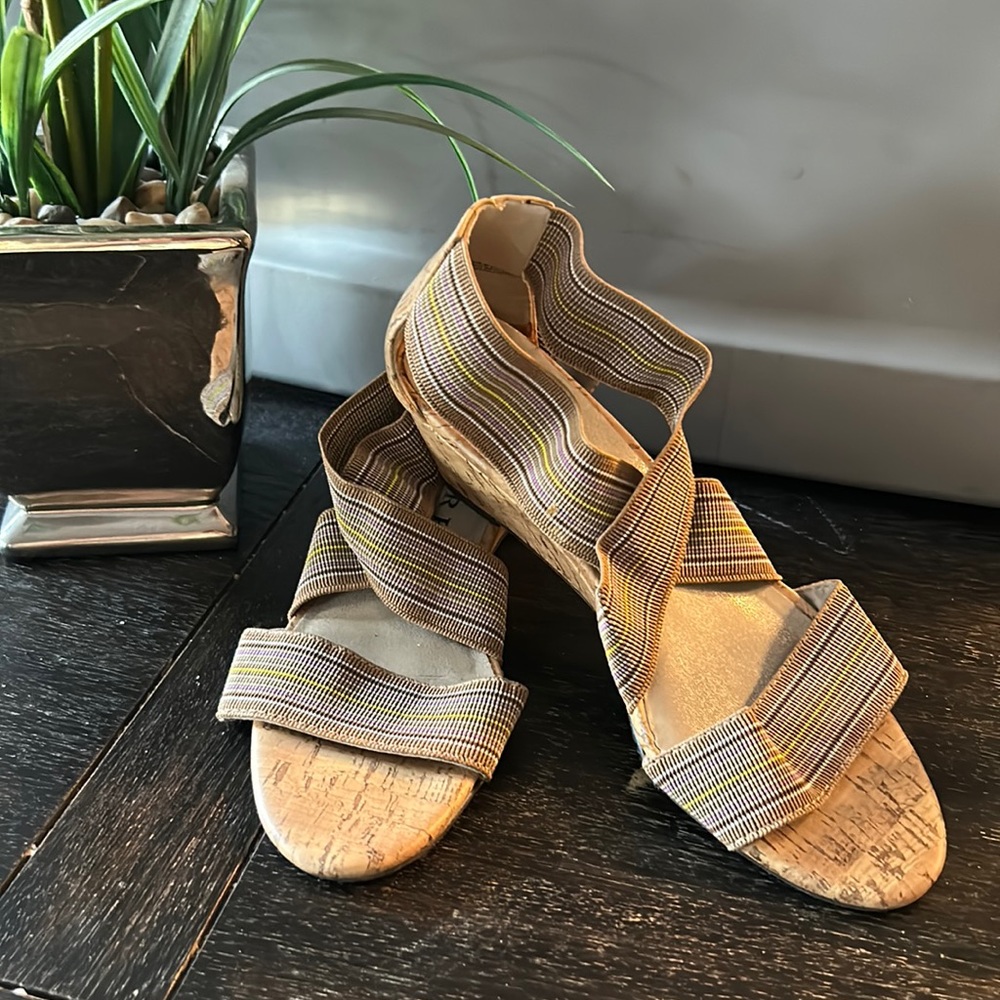 New York transit, cork sandals
